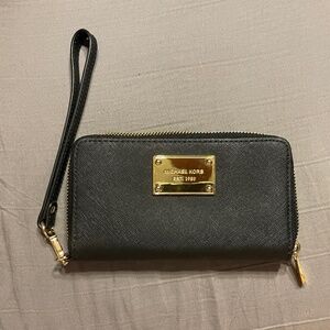 Michael Kors Wristlet